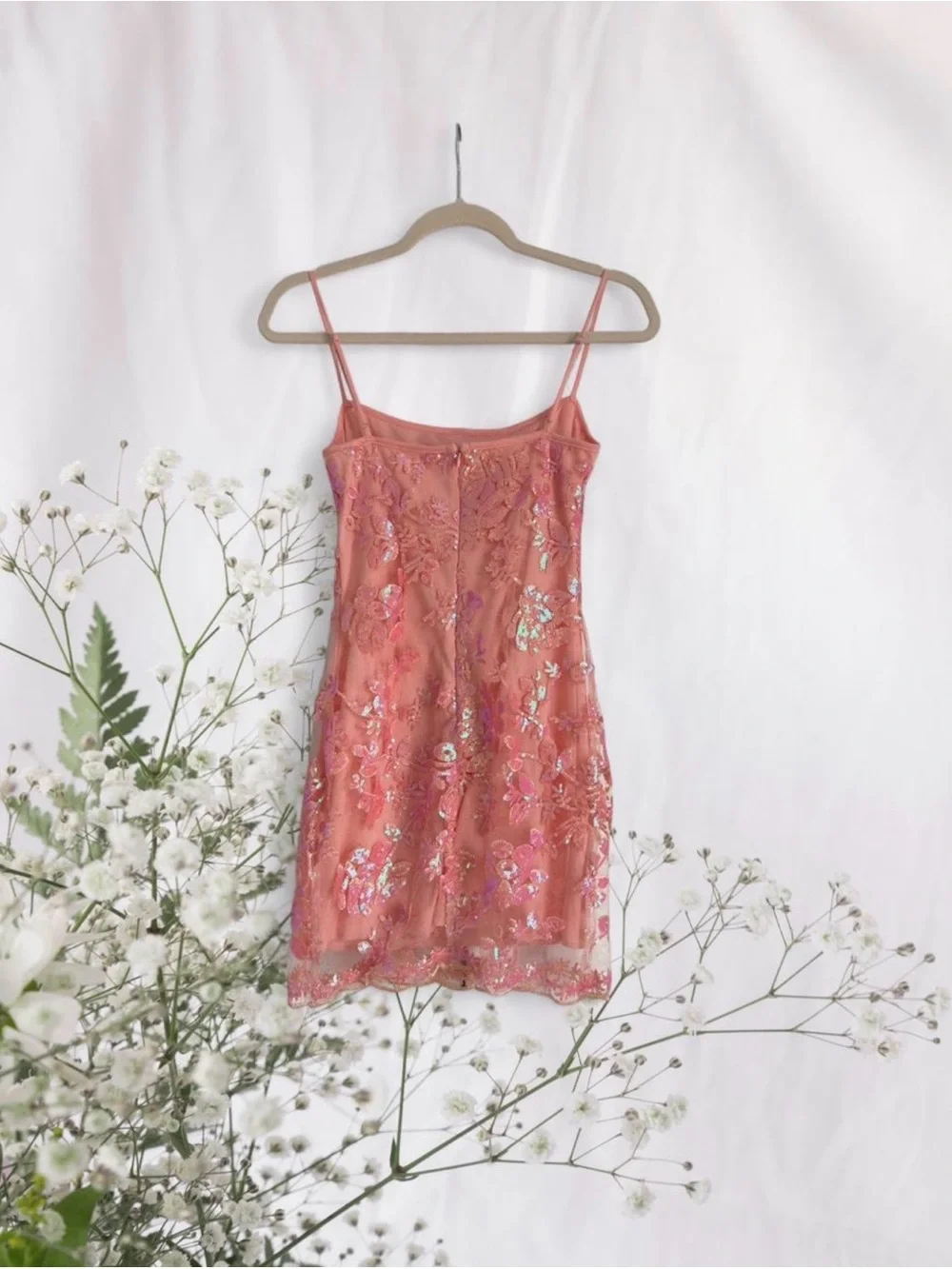Lucy in the Sky coral pink sequin bodycon dress - Picture 2 of 4
